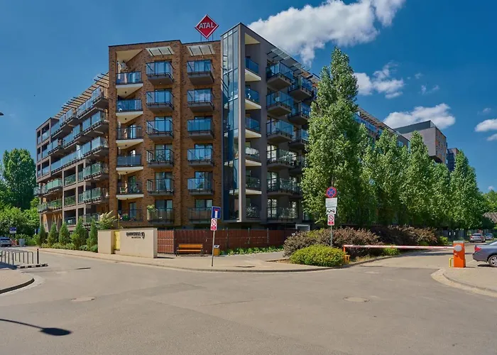 Spacious Apartment Dmowskiego By The River With Parking & Balcony By Noclegi Renters