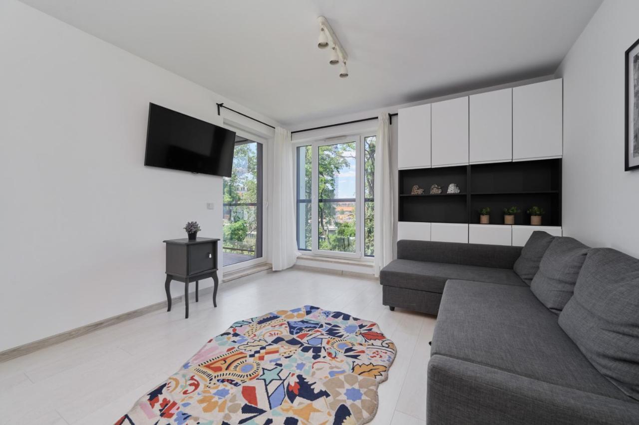 Spacious Dmowskiego By The River With Parking & Balcony By Renters * Wroclaw