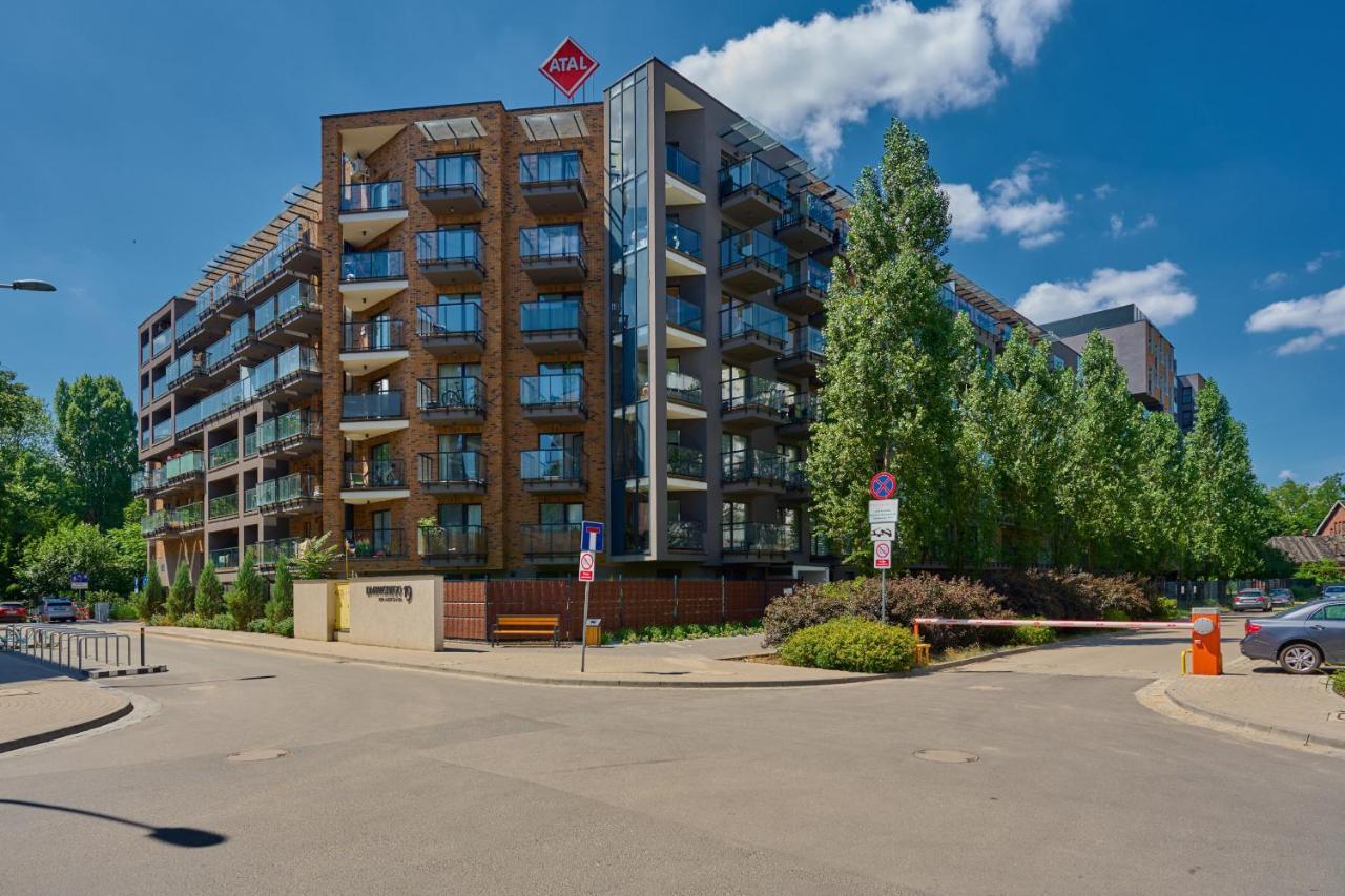 Spacious Dmowskiego By The River With Parking & Balcony By Renters Apartment Wroclaw