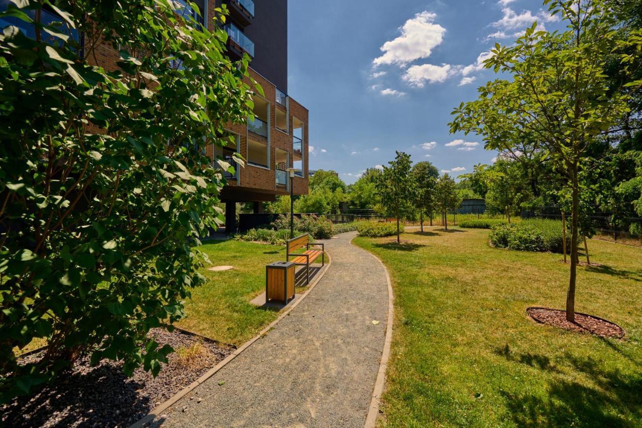 Apartment Spacious Dmowskiego By The River With Parking & Balcony By Renters Wroclaw