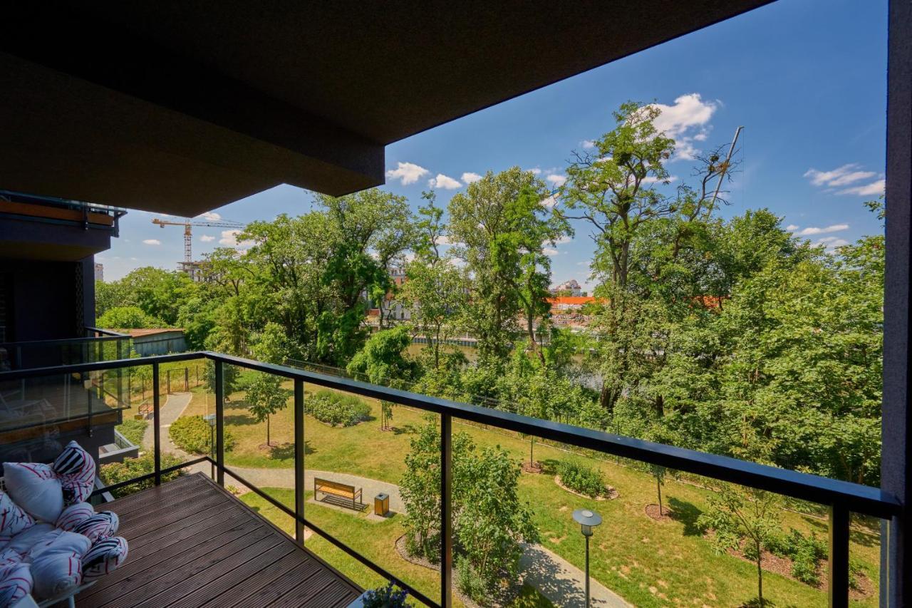 Apartment Spacious Dmowskiego By The River With Parking & Balcony By Renters *