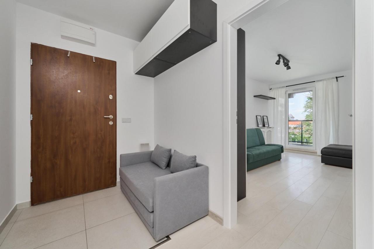 Spacious Dmowskiego By The River With Parking & Balcony By Renters Apartment *